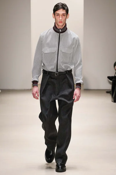 Look 24